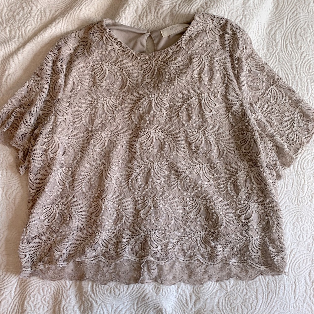 mauve/beige lace sleeve top